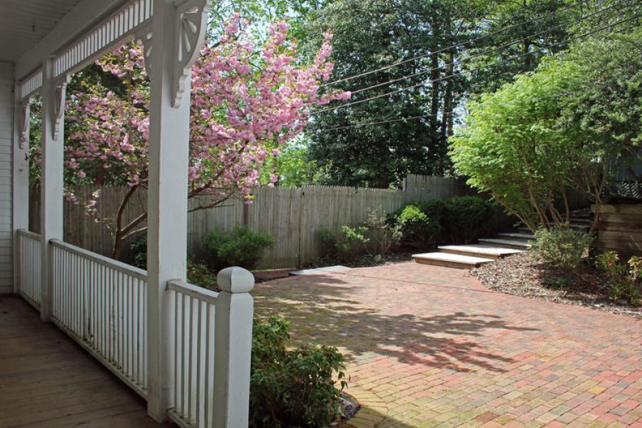 farmhouse, white, traditional, contemporary, kitchen, bathroom, pool, porch, garden, barn, 