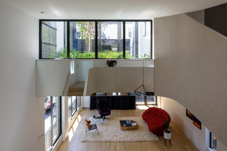 townhouse, modern, glass, light, rooftop, staircase, white, 