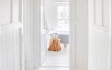Hamptons, contemporary, shingled, white, light, kitchen, bathroom, 